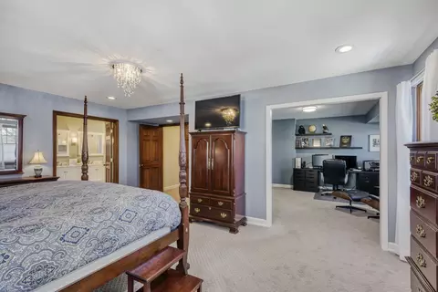 Bedroom - 3881 Bordeaux Dr, Hoffman Estates, IL 60192 photo 3 of 6