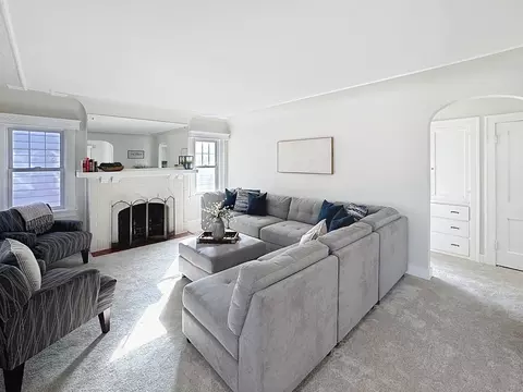 Living - 2431 28th St, Moline, IL 61265 photo 1 of 2