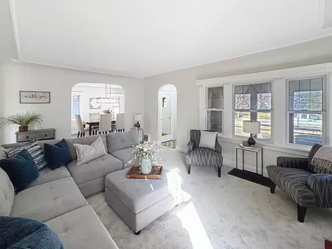 Living - 2431 28th St, Moline, IL 61265 photo 2 of 2