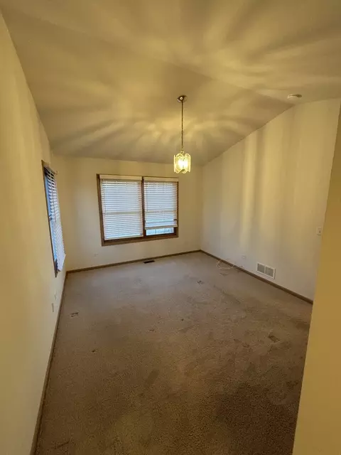 Bedroom - 5837 Fieldstone Trl, Mchenry, IL 60050 photo 3 of 4