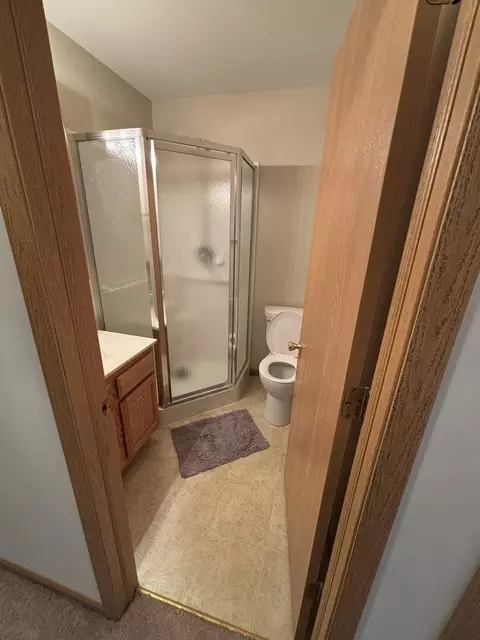 Bath - 5837 Fieldstone Trl, Mchenry, IL 60050 photo 2 of 2