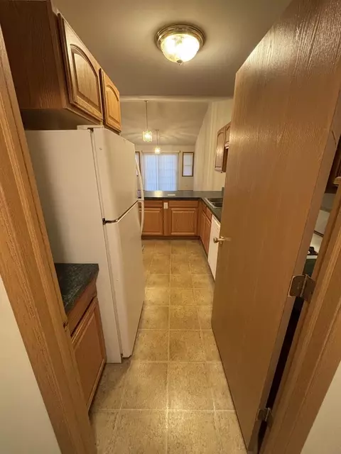 Kitchen - 5837 Fieldstone Trl, Mchenry, IL 60050 photo 1 of 2