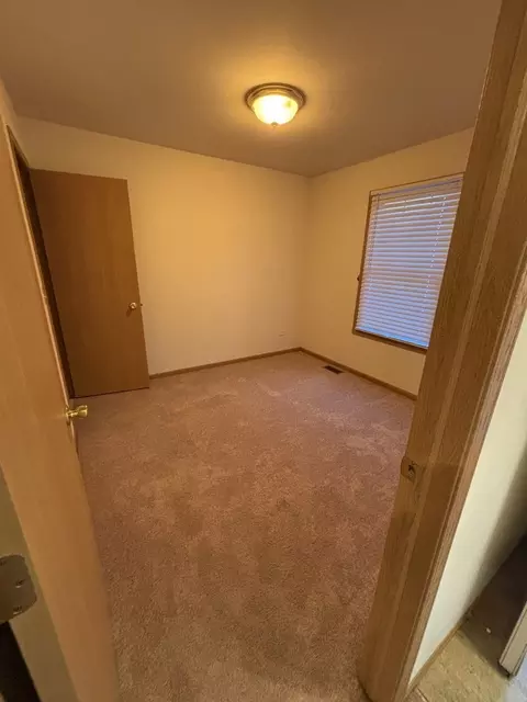 Bedroom - 5837 Fieldstone Trl, Mchenry, IL 60050 photo 4 of 4