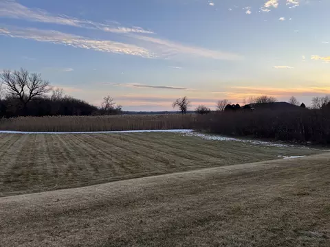 Exterior - 5837 Fieldstone Trl, Mchenry, IL 60050 photo 5 of 6