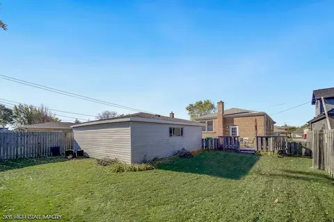 Exterior - 8121 Mcvicker Ave, Burbank, IL 60459 photo 1 of 4