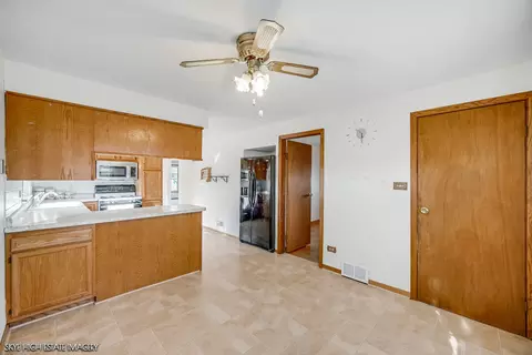 Kitchen - 8121 Mcvicker Ave, Burbank, IL 60459 photo 2 of 2