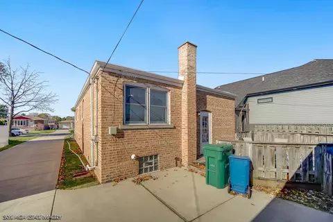 Exterior - 8121 Mcvicker Ave, Burbank, IL 60459 photo 4 of 4