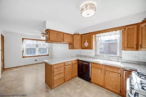 Kitchen - 8121 Mcvicker Ave, Burbank, IL 60459 photo 1 of 2
