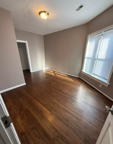 Bedroom - 609 E 60th St, Chicago, IL 60637 photo 2 of 4