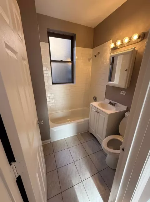 Bath - 609 E 60th St, Chicago, IL 60637 photo 2 of 2