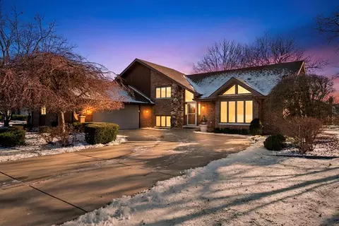 8125 Elizabeth Ave, Orland Park, IL 60462