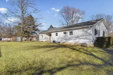 Exterior - 401 Oak Dr, Roberts, IL 60962 photo 6 of 6