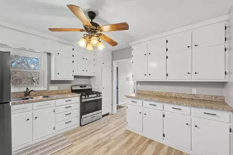 Other - 401 Oak Dr, Roberts, IL 60962 photo 5 of 7