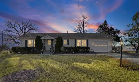 401 Oak Dr, Roberts, IL 60962