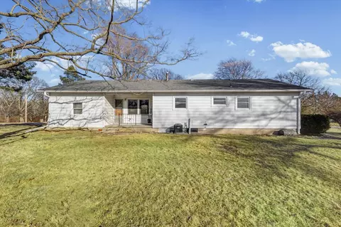 Exterior - 401 Oak Dr, Roberts, IL 60962 photo 4 of 6