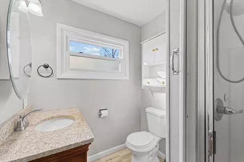 Bath - 401 Oak Dr, Roberts, IL 60962 photo 1 of 1