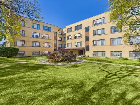 2710 W Summerdale Ave #GA, Chicago, IL 60625