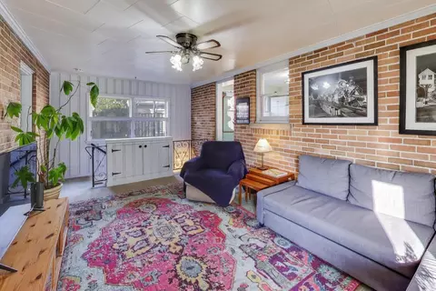 Living - 1048 E Walnut Ave, Des Plaines, IL 60016 photo 3 of 3