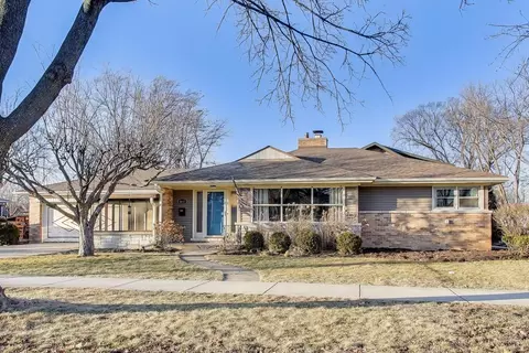 1048 E Walnut Ave, Des Plaines, IL 60016