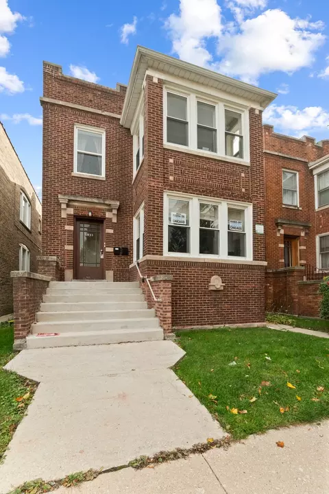 5039 W Cullom Ave, Chicago, IL 60641
