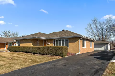 11015 S Natchez Ave, Worth, IL 60482