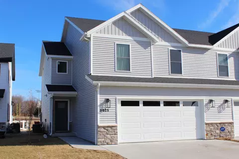 425 Jenny Ln #B, Heyworth, IL 61745