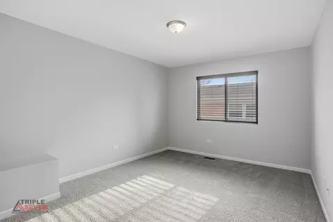 Bedroom - 14528 Kolin Ave, Midlothian, IL 60445 photo 4 of 5