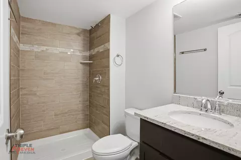 Bath - 14528 Kolin Ave, Midlothian, IL 60445 photo 3 of 3