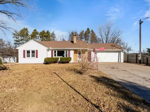 538 Schroeder Rd, Coal Valley, IL 61240