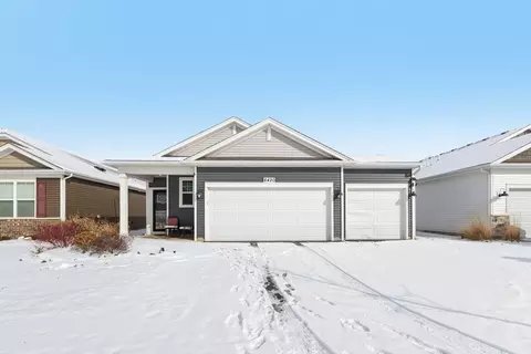 6420 Aspen Ln, Wonder Lake, IL 60097
