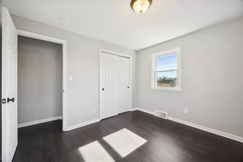 Bedroom - 1024 W Walnut St, Kankakee, IL 60901 photo 1 of 2