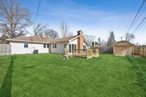 Exterior - 1024 W Walnut St, Kankakee, IL 60901 photo 5 of 5