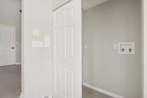 Entry Way - 1024 W Walnut St, Kankakee, IL 60901 photo 3 of 3