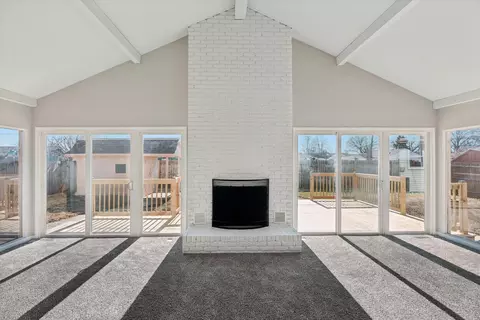 Living - 1024 W Walnut St, Kankakee, IL 60901 photo 4 of 6