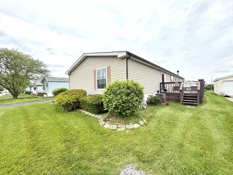 9 Swallow Ln, Beecher, IL 60401 photo 2