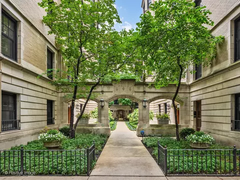 2335 N Commonwealth Ave #3G, Chicago, IL 60614
