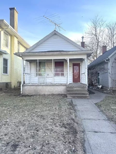 319 1st Ave, Clinton, IA 52732