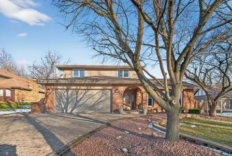 30 Warren Ave, New Lenox, IL 60451