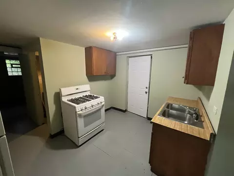 Kitchen - 6916 S Lowe Ave, Chicago, IL 60621 photo 4 of 4