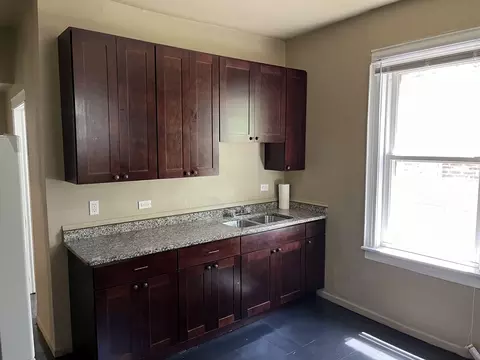 Kitchen - 6916 S Lowe Ave, Chicago, IL 60621 photo 3 of 4