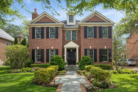 153 Bertling Ln, Winnetka, IL 60093