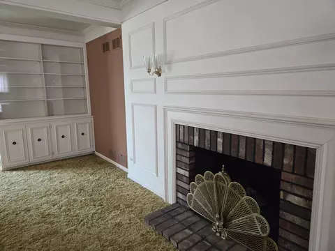 Living - 1663 E Rietveld Dr, Crete, IL 60417 photo 2 of 9