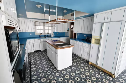 Kitchen - 1663 E Rietveld Dr, Crete, IL 60417 photo 1 of 4