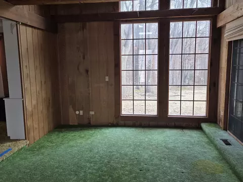 Living - 1663 E Rietveld Dr, Crete, IL 60417 photo 5 of 9