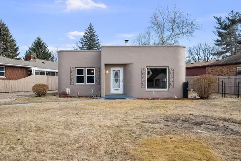 1890 24th Avenue Ct, Moline, IL 61265