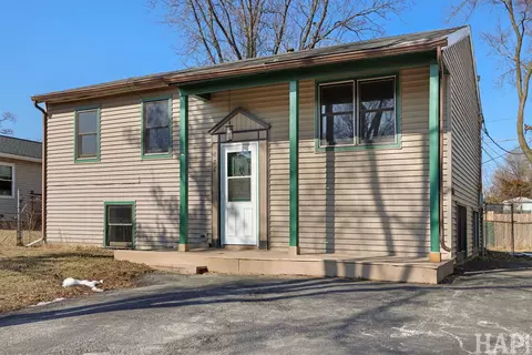 808 Central Park Dr, Round Lake Beach, IL 60073