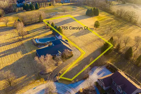 765 Carolyn Ct, Elburn, IL 60119