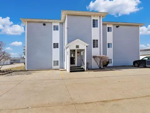 3130 W Monroe St #201, Waukegan, IL 60085