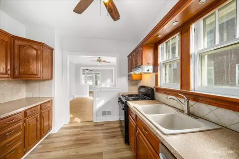 Kitchen - 408 Bowen Ct, Elgin, IL 60120 photo 2 of 2