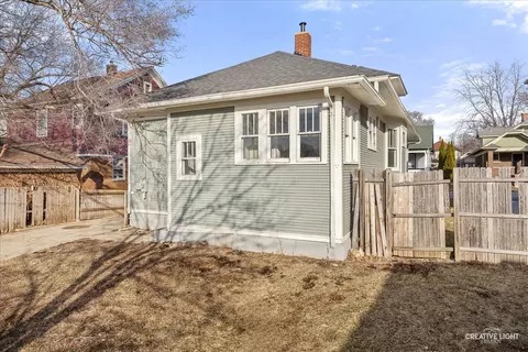 Exterior - 408 Bowen Ct, Elgin, IL 60120 photo 6 of 9
